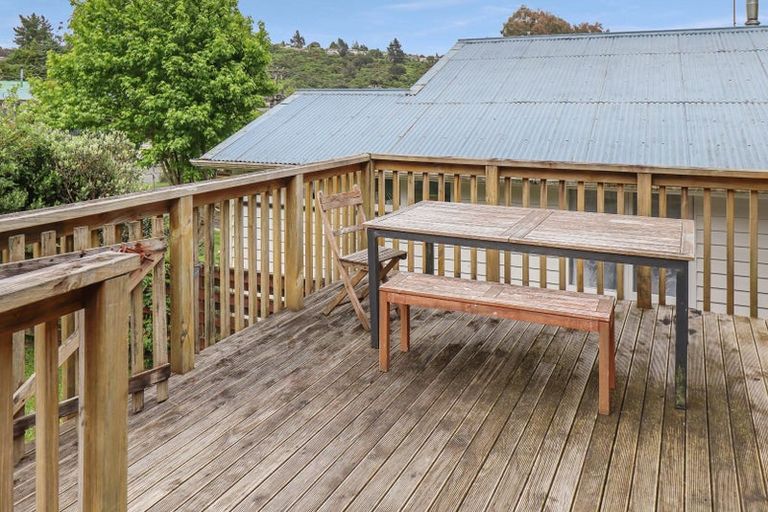 Photo of property in 15 James Grove, Stokes Valley, Lower Hutt, 5019