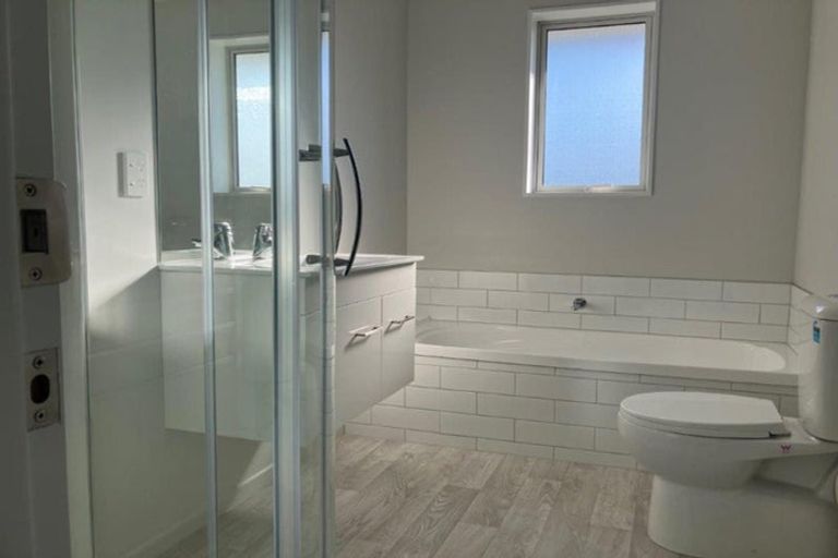 Photo of property in 120 Broadway Parade, Rolleston, 7615