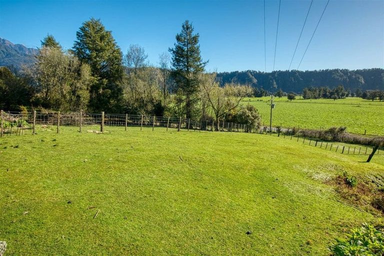 Photo of property in 317 Poerua Valley Road, Harihari, 7884