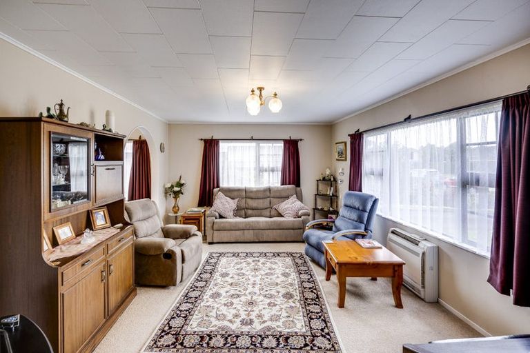 Photo of property in 58 Spriggs Crescent, Greenmeadows, Napier, 4112