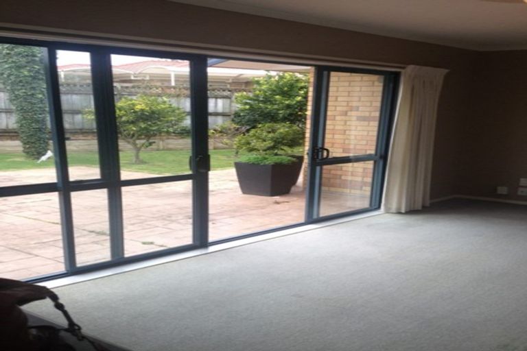 Photo of property in 9 Halstead Place, Huntington Park, Auckland, 2013