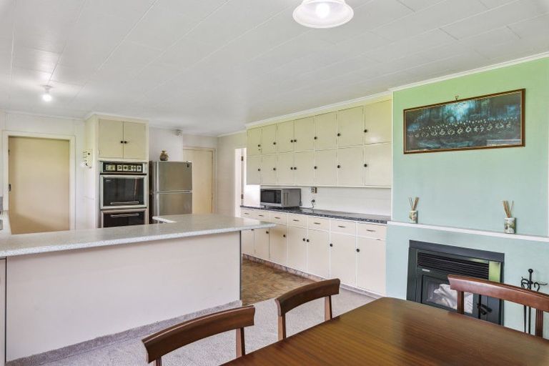 Photo of property in 244 Kawiu Road, Levin, 5510