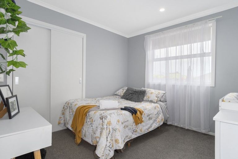 Photo of property in 17 Ballintoy Park Drive, Welcome Bay, Tauranga, 3175