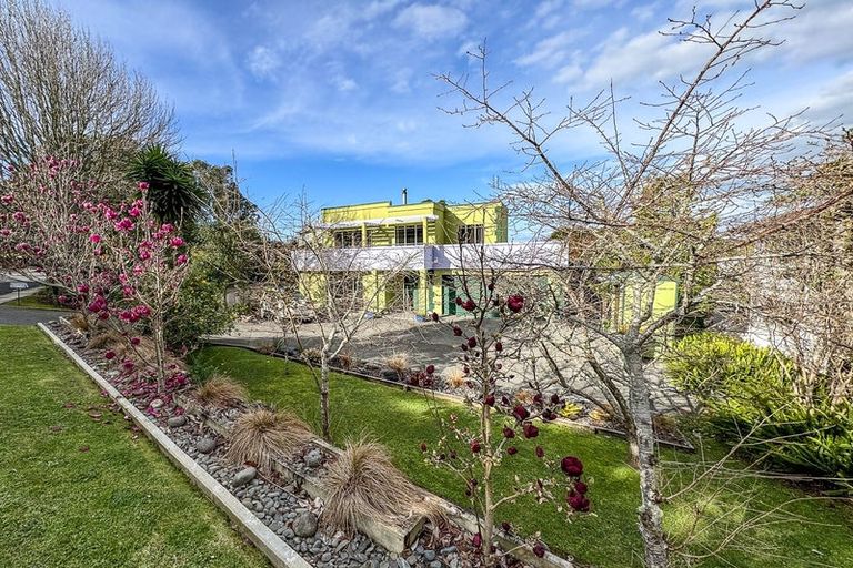 Photo of property in 2/3 Oban Road, Browns Bay, Auckland, 0630