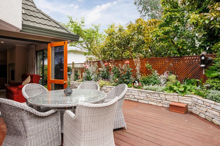 Photo of property in 12a Montgomery Terrace, Hokowhitu, Palmerston North, 4410