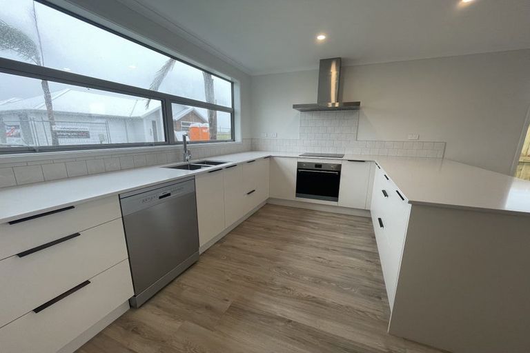 Photo of property in 2 Entelea Close, Papamoa Beach, Papamoa, 3118