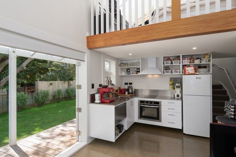 Photo of property in 1 Overtoun Terrace, Hataitai, Wellington, 6021