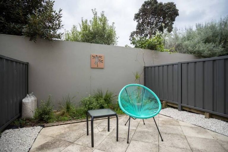 Photo of property in 5/3 Riverside Road, Orewa, 0931