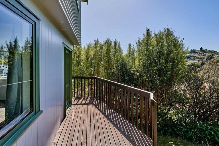 Photo of property in 1a Sunrise Boulevard, Tawa, Wellington, 5028