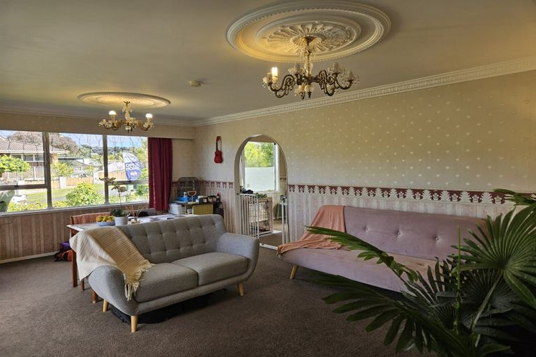 Photo of property in 112 Weatherly Road, Torbay, Auckland, 0630