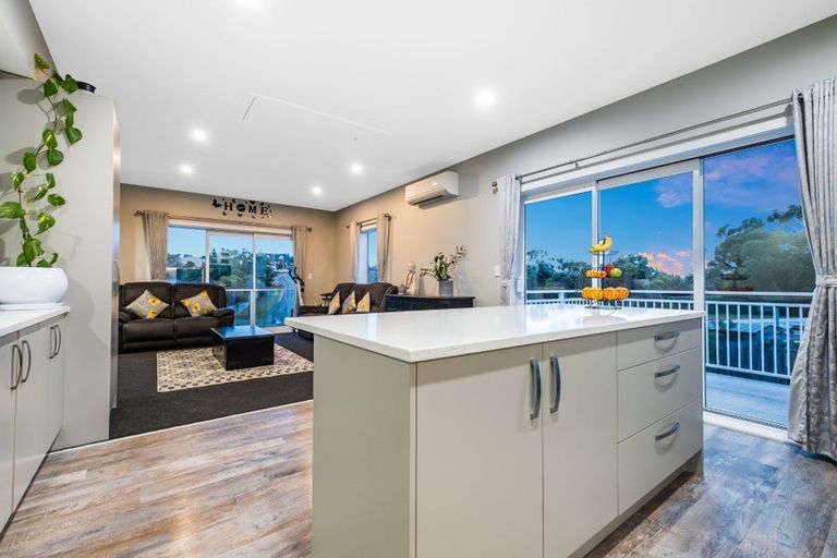 Photo of property in 47 Cleat Street, Whitby, Porirua, 5024