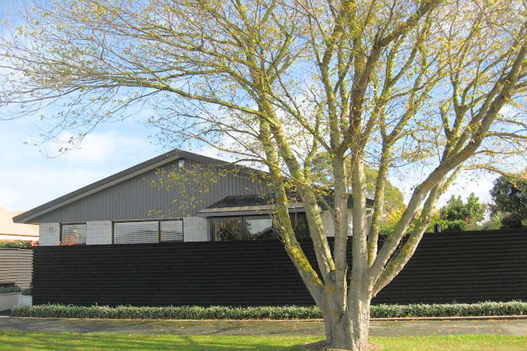 Photo of property in 1/6 Parr Place, Ilam, Christchurch, 8041