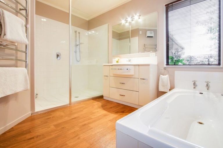 Photo of property in 18 Airini Road, Waimarama, Havelock North, 4294