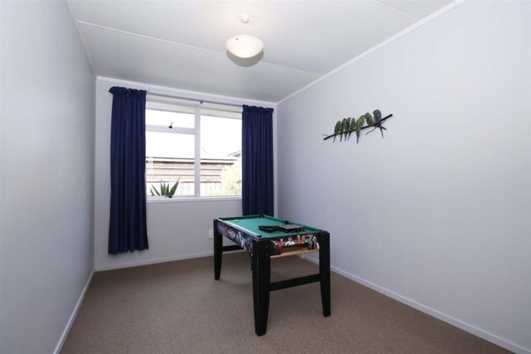 Photo of property in 33 Oakfield Crescent, Pukete, Hamilton, 3200