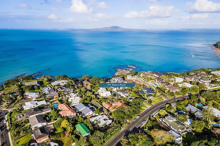 Photo of property in 271 Beach Road, Campbells Bay, Auckland, 0630