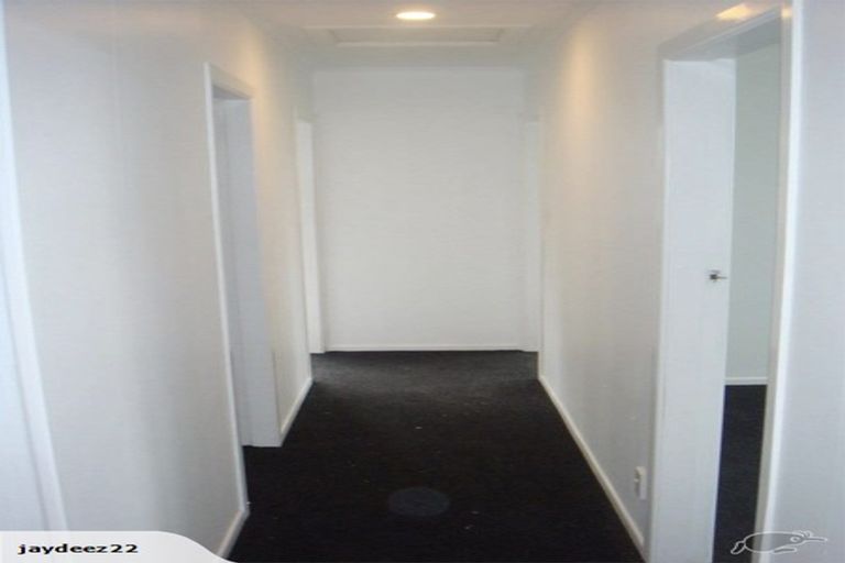 Photo of property in 16 Fitzpatrick Street, Newlands, Wellington, 6037