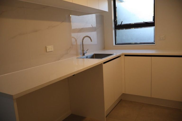 Photo of property in 1/30 Shakespeare Road, Milford, Auckland, 0620
