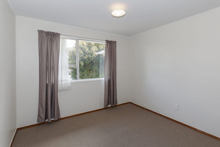 Photo of property in 42 Chislehurst Street, Henderson, Auckland, 0612