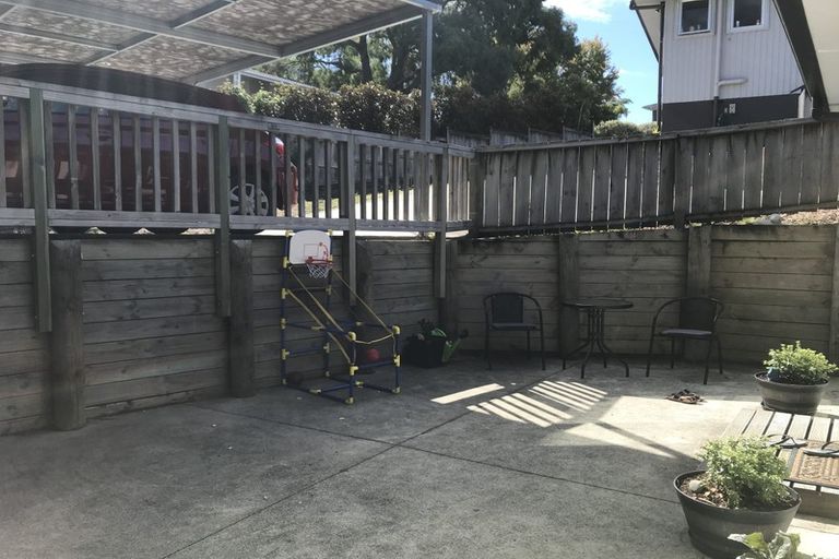 Photo of property in 218a Glamorgan Drive, Northcross, Auckland, 0630