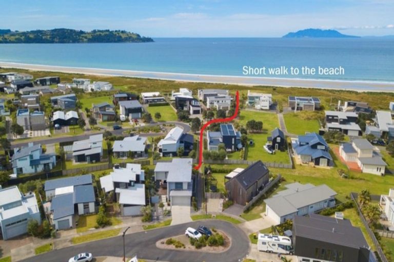 Photo of property in 13 Patiki Place, Omaha, 0986