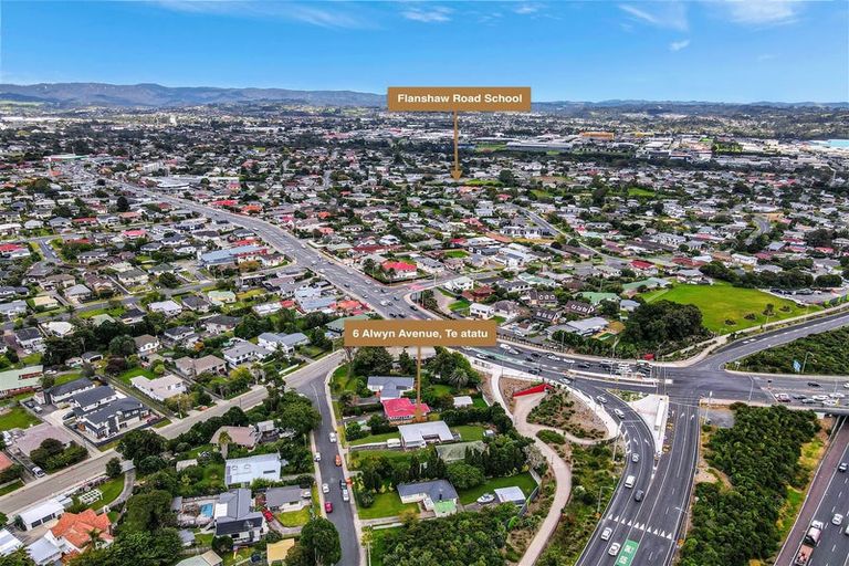 Photo of property in 6 Alwyn Avenue, Te Atatu South, Auckland, 0610