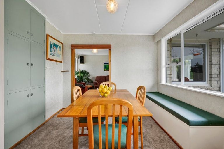 Photo of property in 6 Graham Street, Eltham, 4322