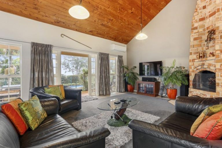Photo of property in 181 Shaw Road, Oratia, Auckland, 0604