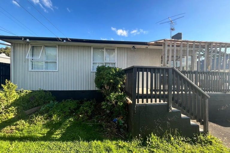 Photo of property in 43 Sandbrook Avenue, Otara, Auckland, 2023