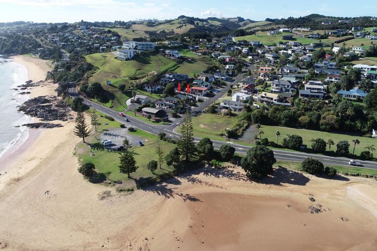 Photo of property in 16 Stratford Drive, Cable Bay, 0420