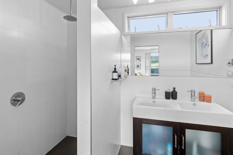 Photo of property in 24 Okarito Avenue, Levin, 5510