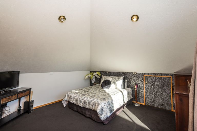 Photo of property in 1a Dulles Place, Papanui, Christchurch, 8053