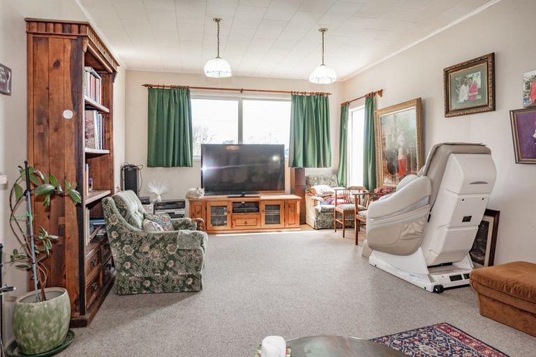 Photo of property in 10 Tollemache Road West, Longlands, Hastings, 4120