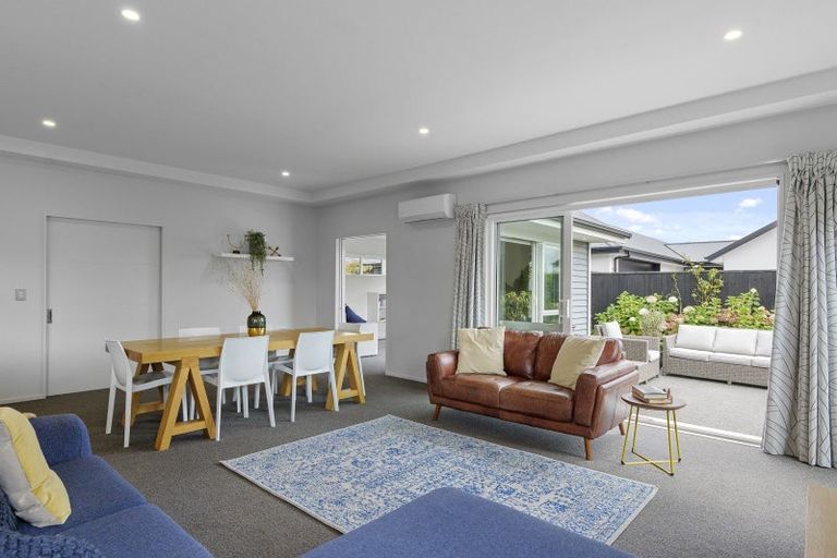 Photo of property in 1 Blade Mews, Prebbleton, 7604