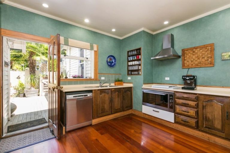 Photo of property in 13 Bay View Road, Bluff Hill, Napier, 4110