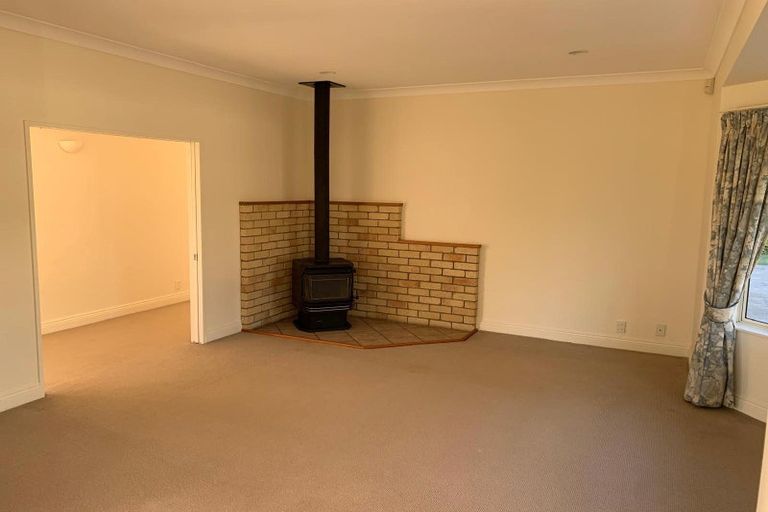 Photo of property in 154 Awa Road, Kumeu, 0891