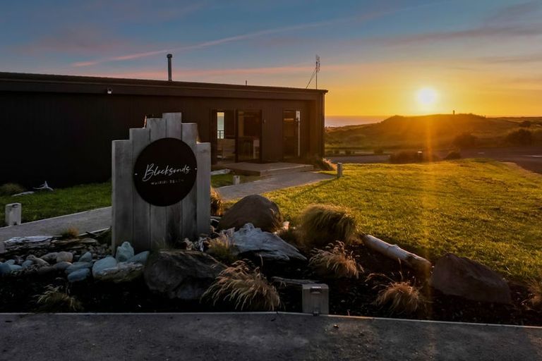 Photo of property in 21 Rosemount Road, Waverley, 4591