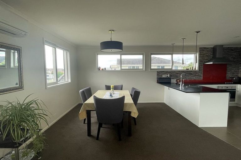 Photo of property in 50 Milano Boulevard, Karaka, Papakura, 2113