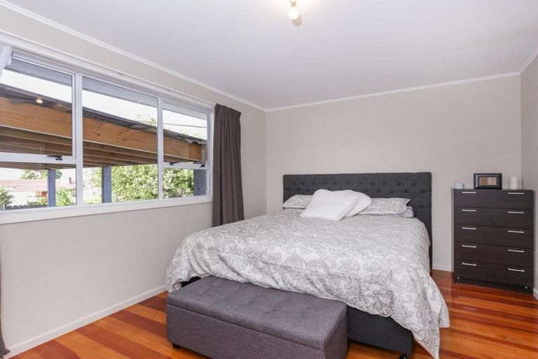 Photo of property in 11 Chorley Avenue, Massey, Auckland, 0614