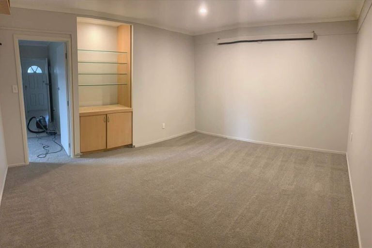 Photo of property in 33 Surf Road, Stanmore Bay, Whangaparaoa, 0932