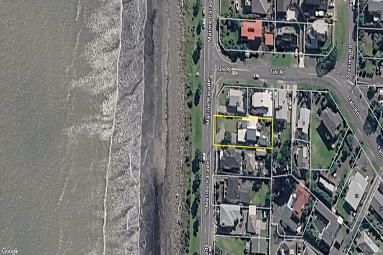 Photo of property in 97 Marine Parade, Paraparaumu Beach, Paraparaumu, 5032