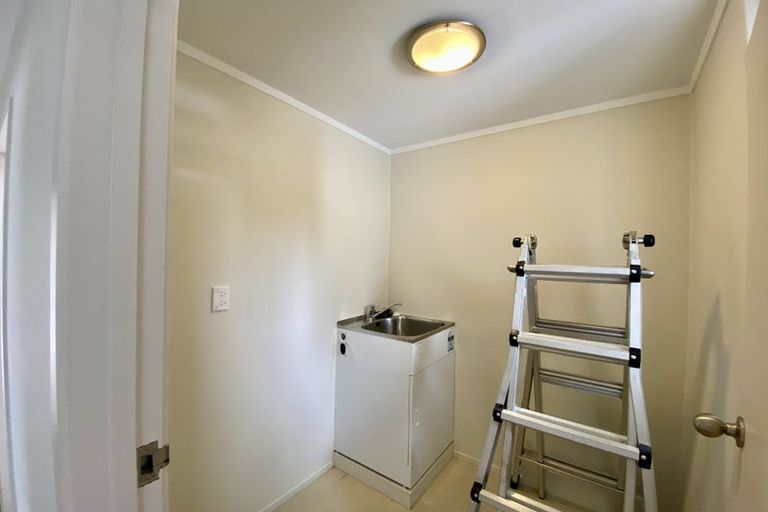 Photo of property in 1/91 Diana Drive, Glenfield, Auckland, 0627