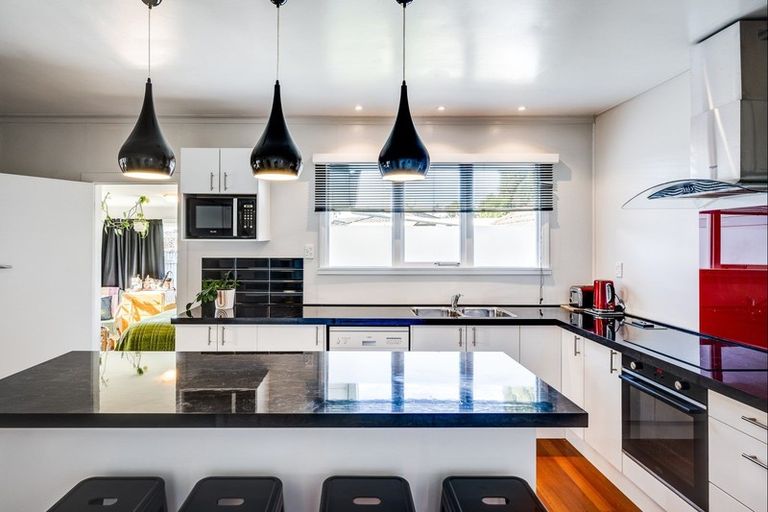 Photo of property in 117 Main Rd Clive, Clive, 4102