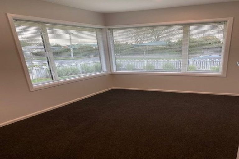 Photo of property in 33 Woodbury Street, Avonhead, Christchurch, 8042