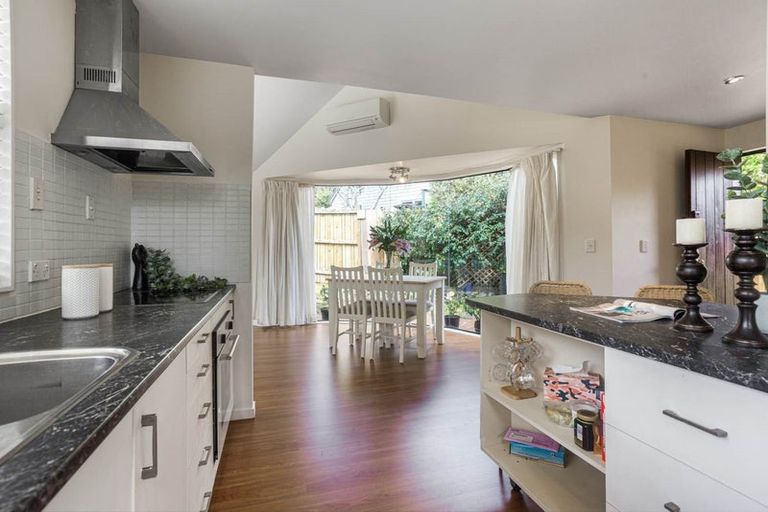 Photo of property in 2/30 Uppingham Crescent, Hillcrest, Auckland, 0627