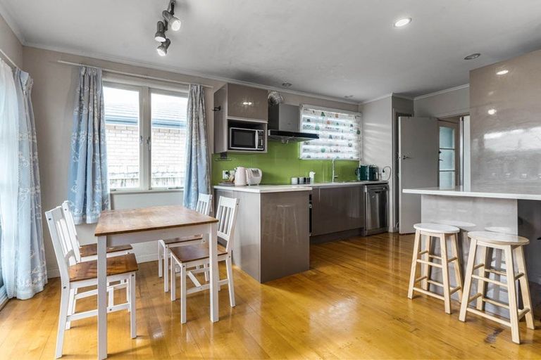 Photo of property in 1/29 Raines Avenue, Forrest Hill, Auckland, 0620