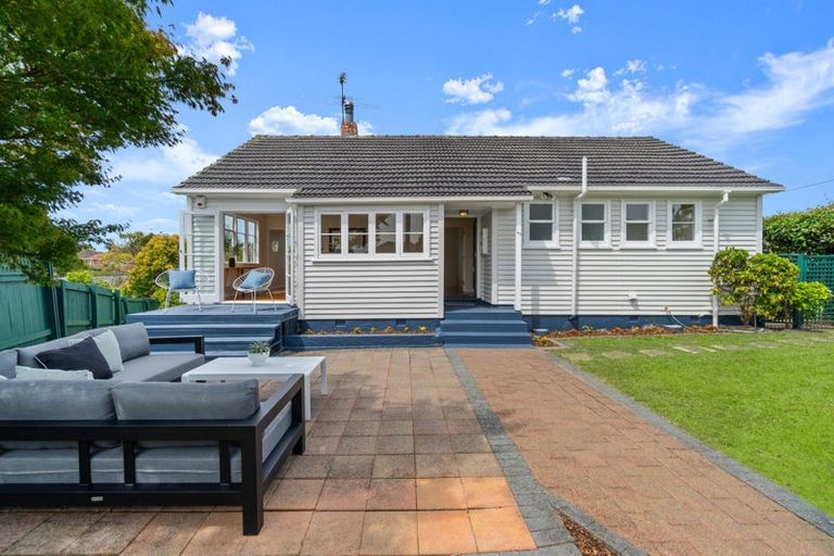 Photo of property in 47 Philomel Crescent, Bayswater, Auckland, 0622