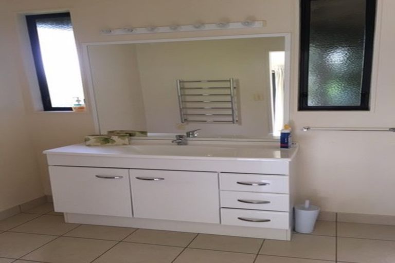 Photo of property in 31 The Crowsnest, Whitby, Porirua, 5024