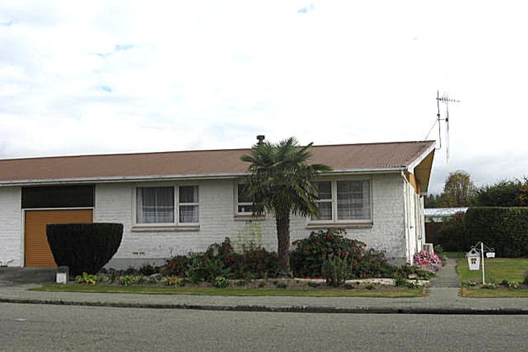 Photo of property in 16 Opie Street, Waimate, 7924