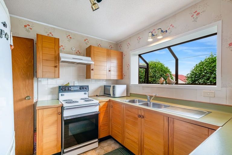 Photo of property in 8 Chablis Place, Henderson, Auckland, 0612