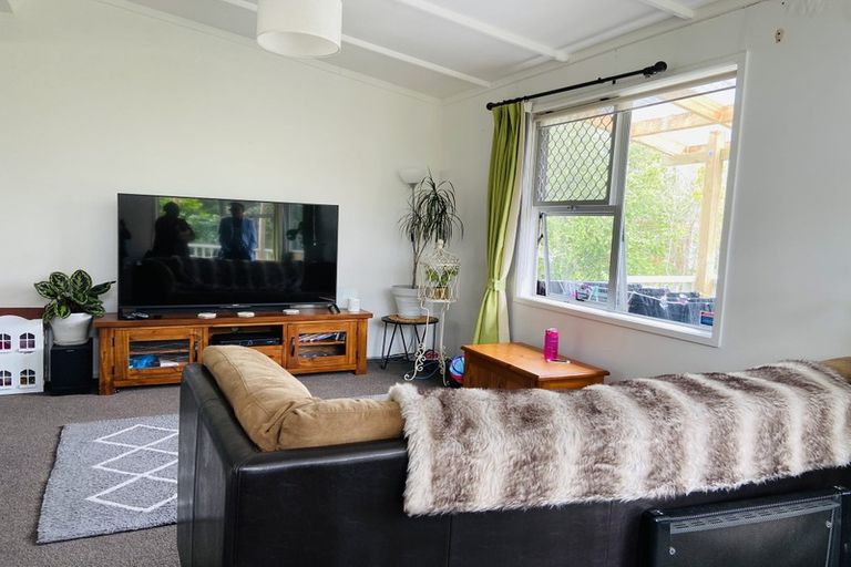Photo of property in 16 Kirby Street, Glendene, Auckland, 0602